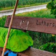 Fotos Rucksack auf Bank Luthersruh